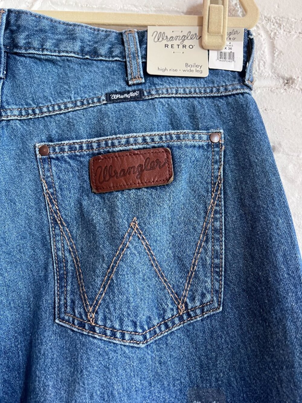WRANGLER | Women's Retro Bailey High Rise Wide Leg Jeans in the Yvette wash. - Picture 7 of 14